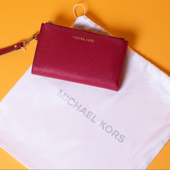 MICHAEL KORS WRISTLET JETSET TRAVEL WALLET NWT! - Picture 6 of 6